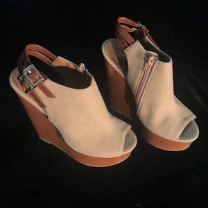 Women’s shoes